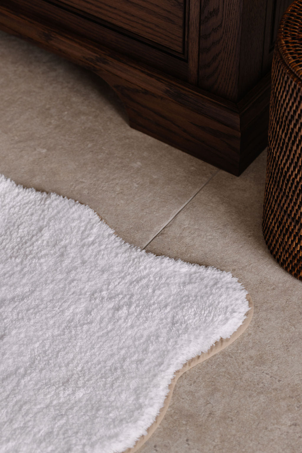 Amelia Scalloped Bath Mat, Taupe