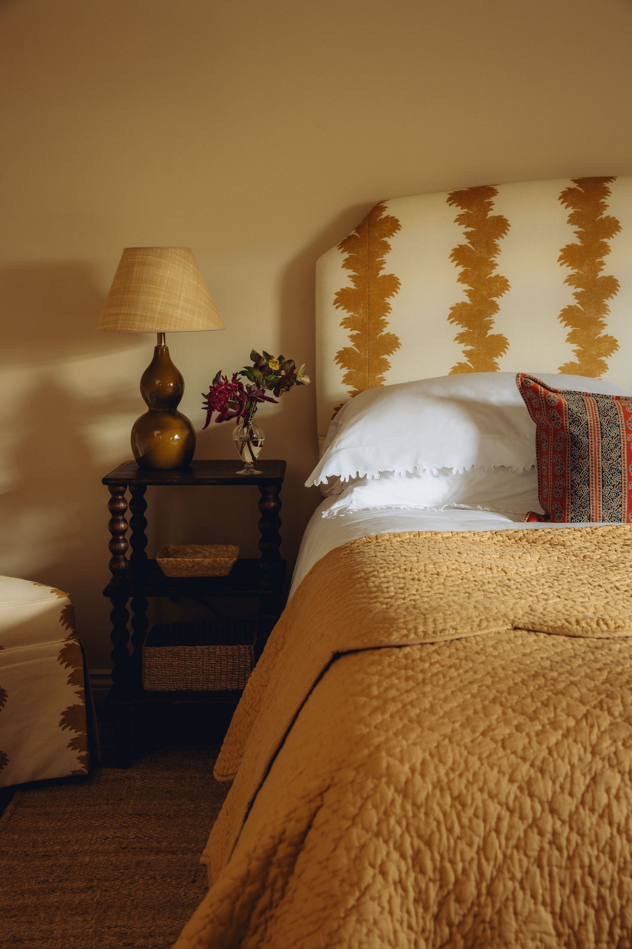 Nina Scalloped Quilted Cotton Bedspread, Raffia