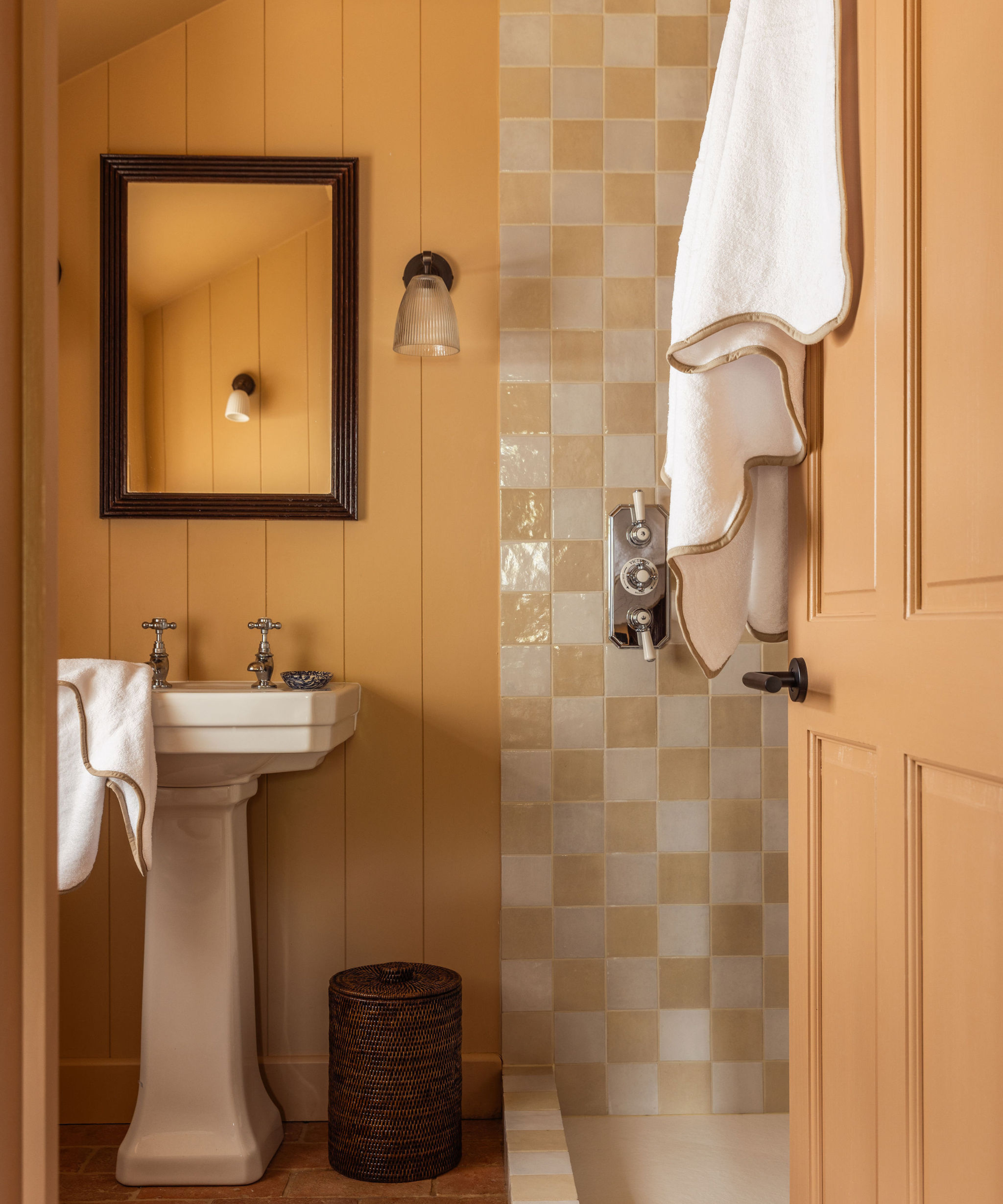 Amelia Scalloped Bath Towel Collection, Taupe