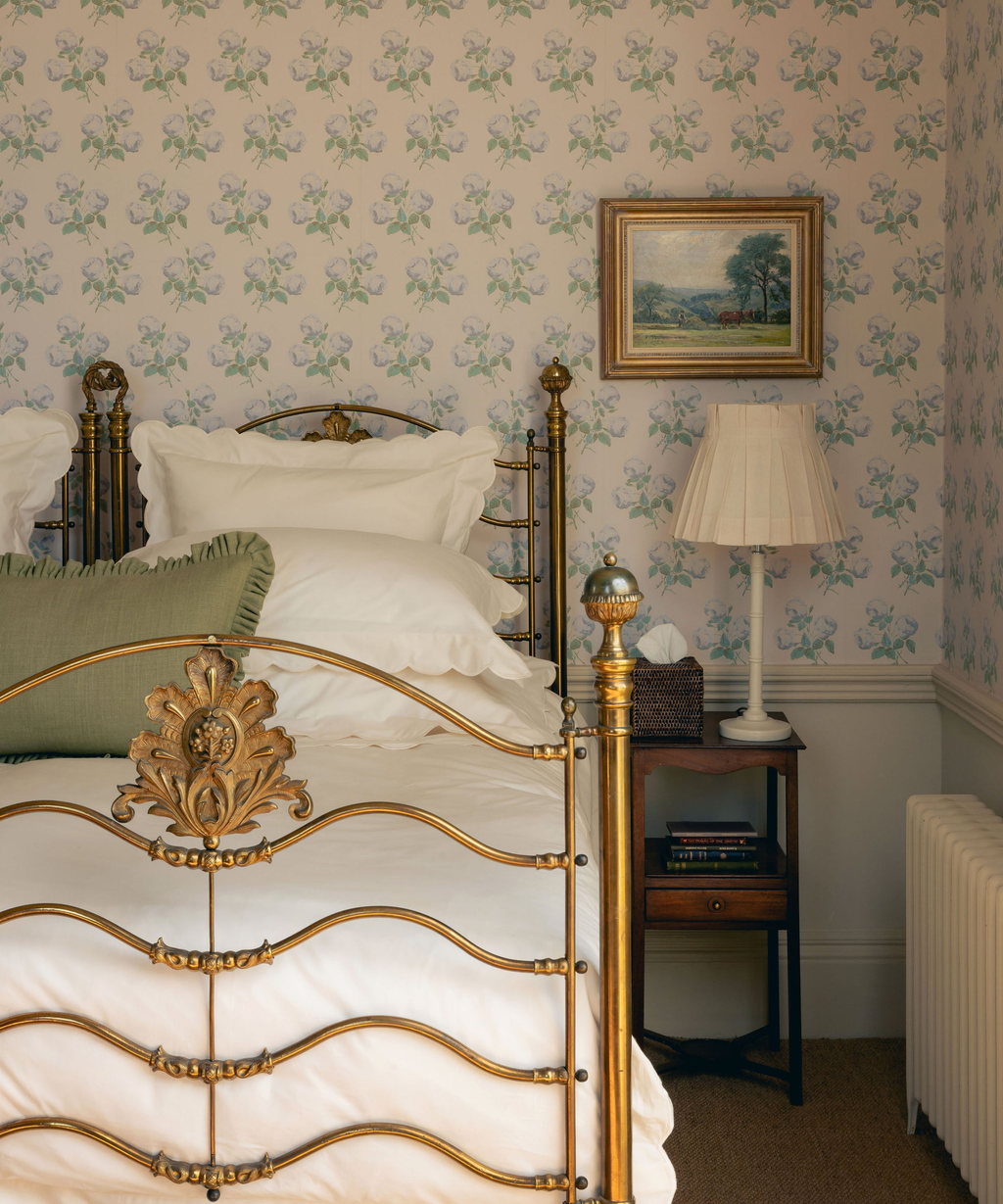 Annabelle Scalloped Bed Linen, Ivory