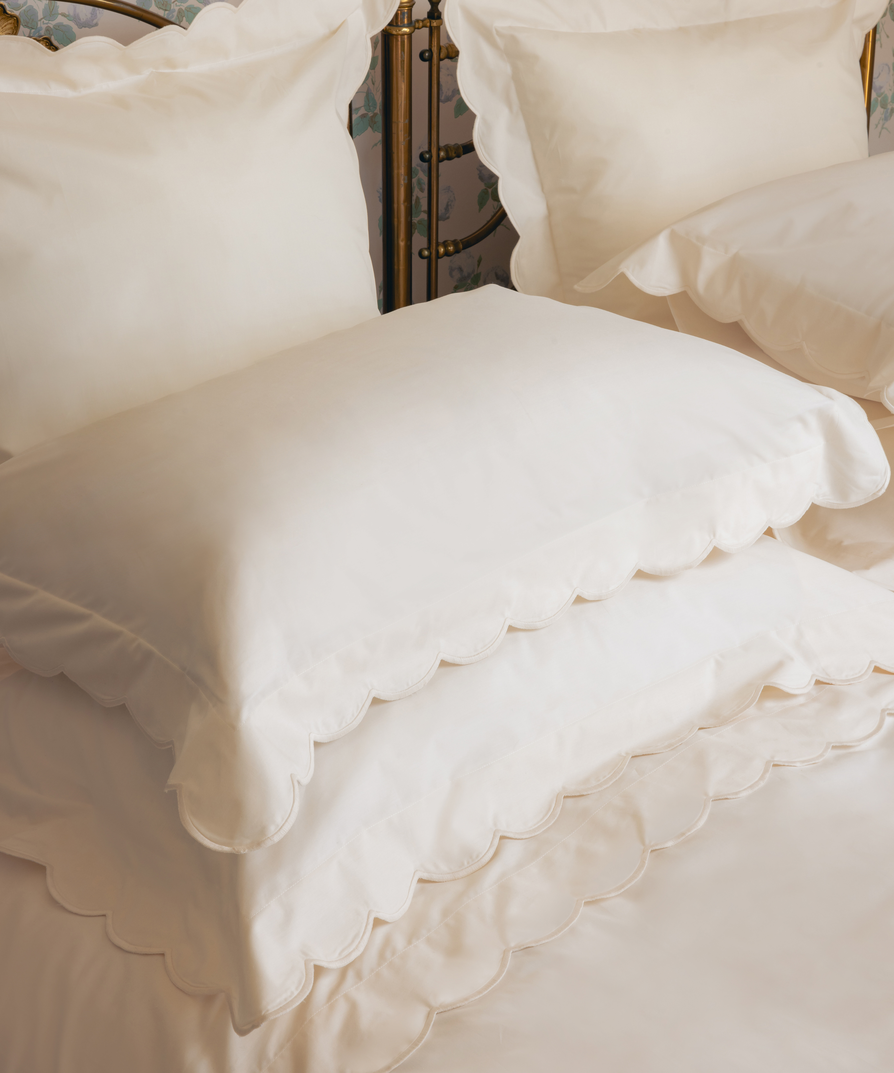 Annabelle Scalloped Bed Linen, Ivory